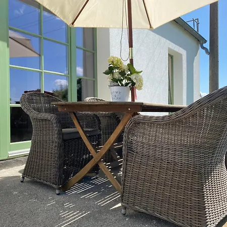 בית חווה Gutshaus Kranichflug Kenz-Kustrow