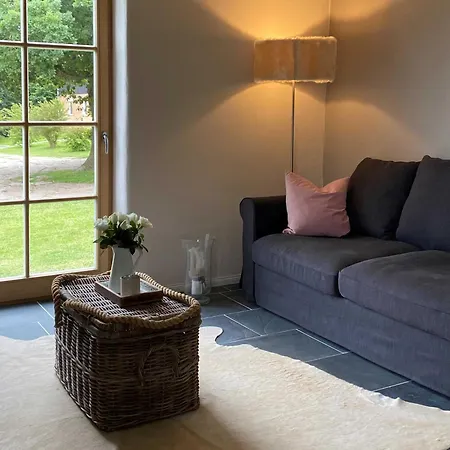 Gutshaus Kranichflug * Kenz-Kustrow